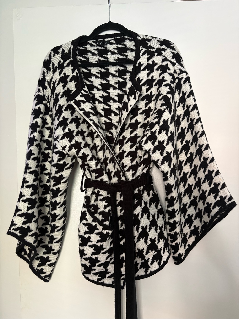 Black & White Houndstooth Wrap Robe Jacket